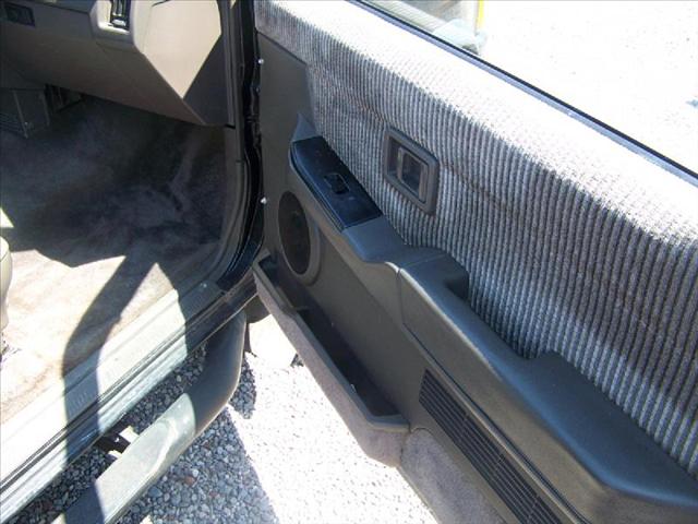 Nissan Pathfinder 1990 photo 5