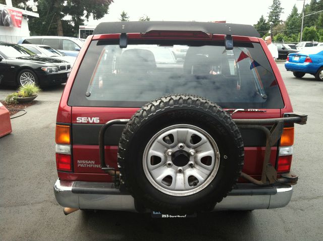 Nissan Pathfinder 1993 photo 3