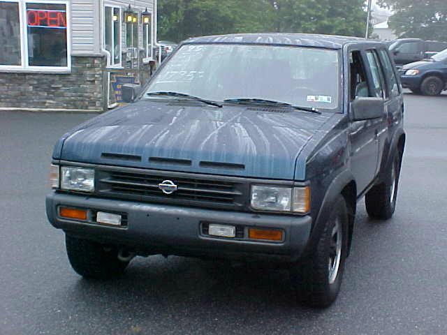 Nissan Pathfinder 1995 photo 1