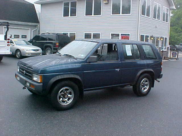 Nissan Pathfinder 1995 photo 3