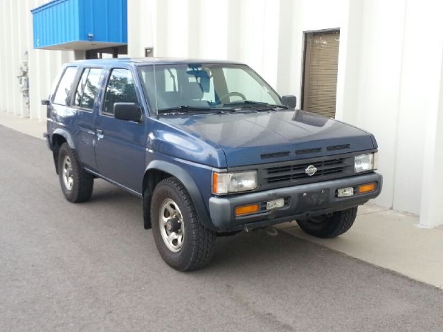 Nissan Pathfinder 1995 photo 2