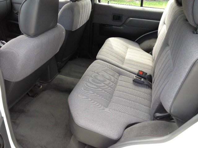 Nissan Pathfinder 1995 photo 2