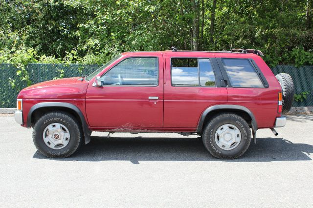 Nissan Pathfinder 1995 photo 2