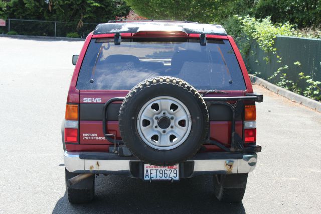Nissan Pathfinder 1995 photo 4
