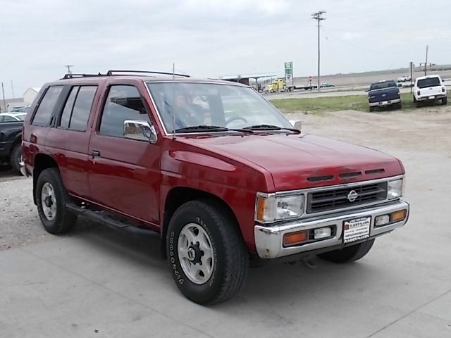 Nissan Pathfinder 1995 photo 1