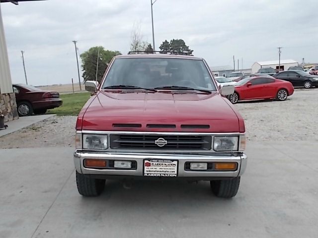 Nissan Pathfinder 1995 photo 2