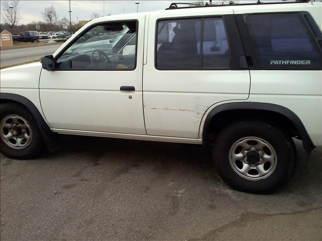 Nissan Pathfinder 1995 photo 1