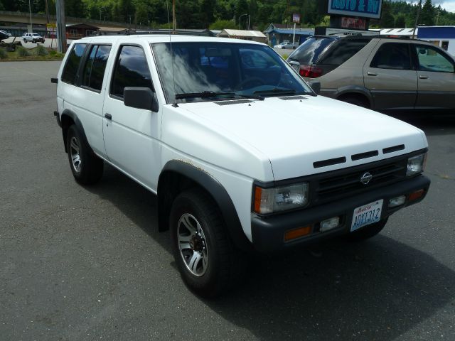 Nissan Pathfinder 1995 photo 2