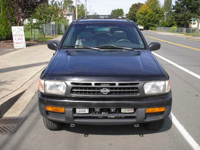 Nissan Pathfinder 1996 photo 3