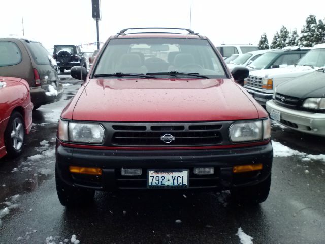 Nissan Pathfinder 1996 photo 2