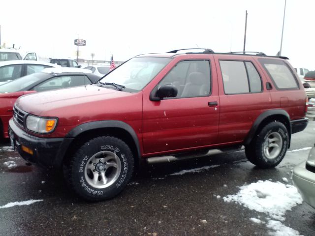 Nissan Pathfinder 1996 photo 4