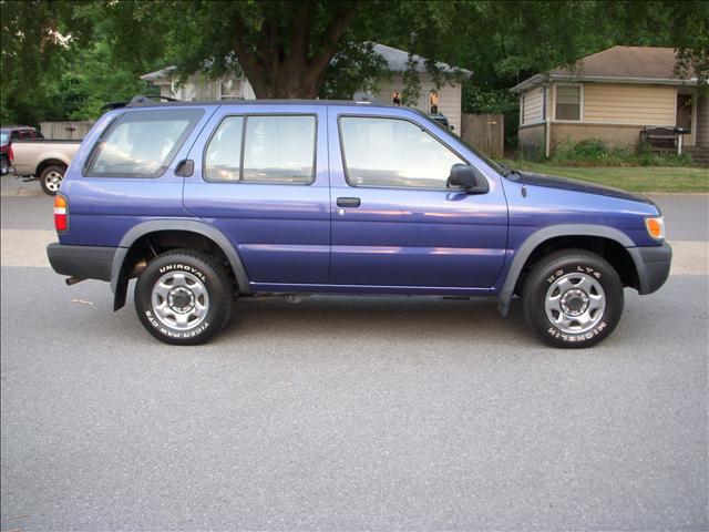 Nissan Pathfinder 1996 photo 5