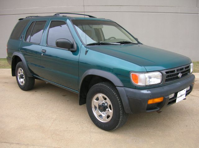 Nissan Pathfinder 1997 photo 2