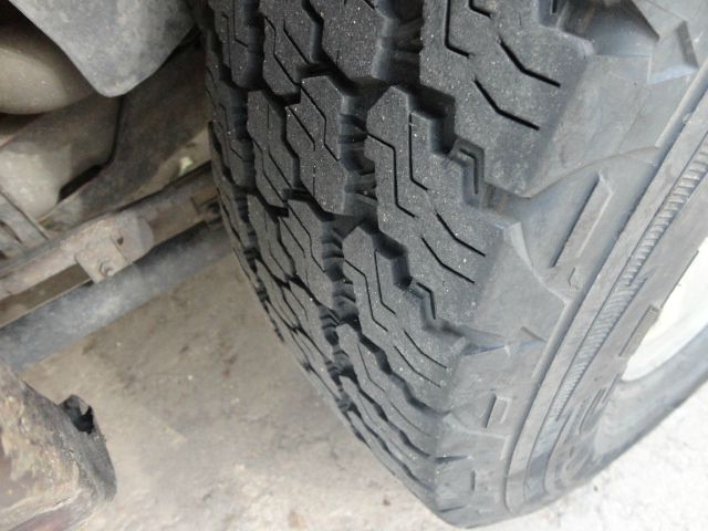 Nissan Pathfinder 1997 photo 1