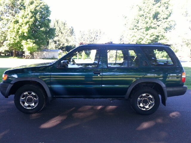 Nissan Pathfinder 1997 photo 3