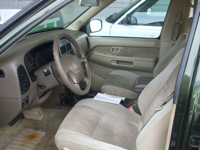 Nissan Pathfinder 1997 photo 1