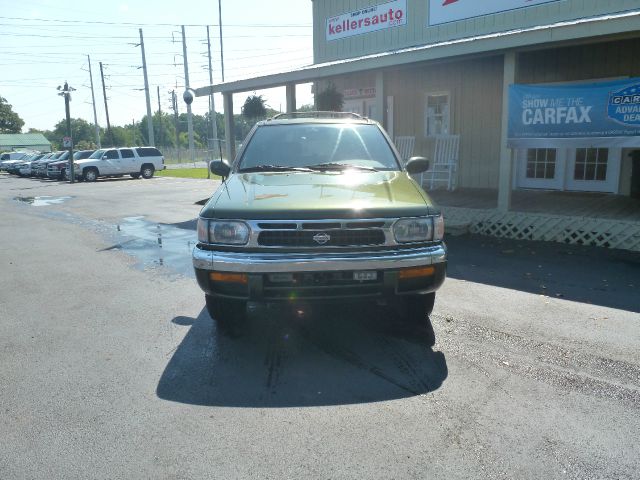 Nissan Pathfinder 1997 photo 1