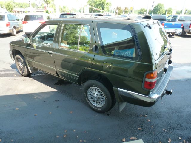 Nissan Pathfinder 1997 photo 3