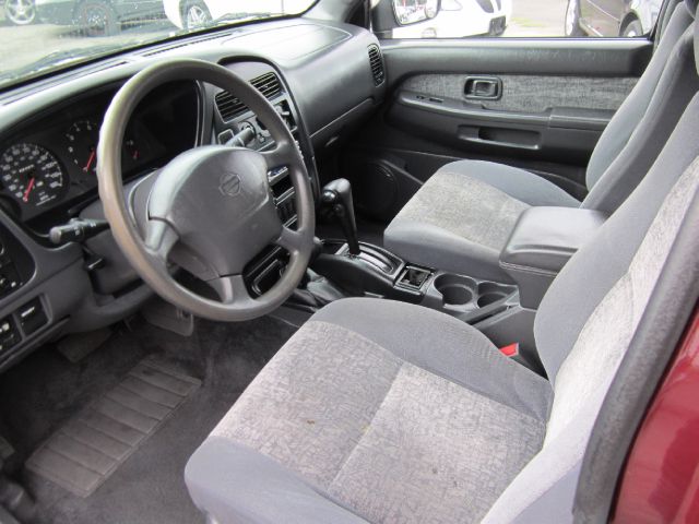 Nissan Pathfinder 1997 photo 2