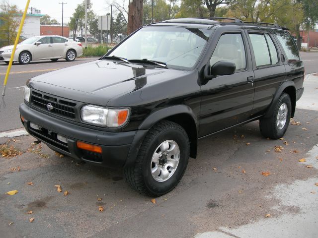 Nissan Pathfinder 1997 photo 4