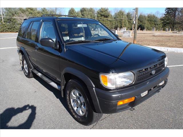 Nissan Pathfinder 1997 photo 1