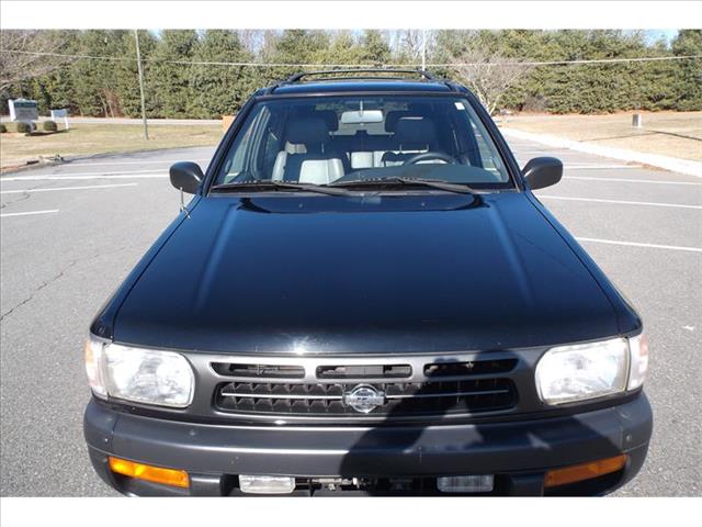 Nissan Pathfinder 1997 photo 2