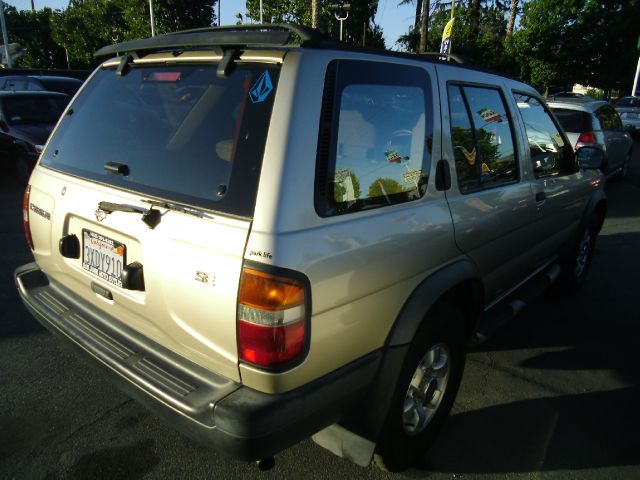 Nissan Pathfinder 1997 photo 4