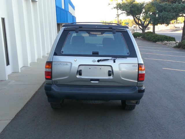 Nissan Pathfinder 1998 photo 3