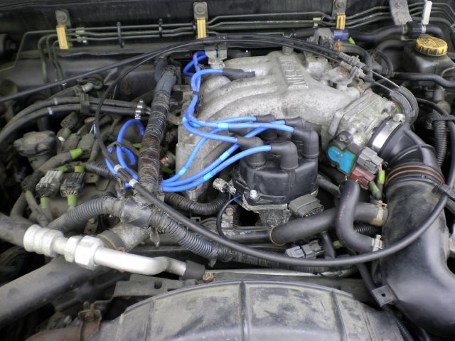 Nissan Pathfinder 1998 photo 2