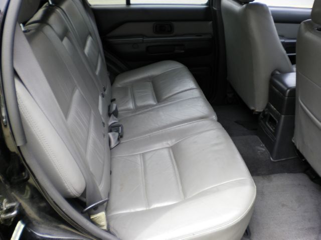 Nissan Pathfinder 1998 photo 4