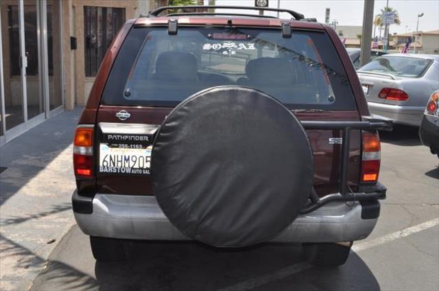 Nissan Pathfinder Unknown SUV