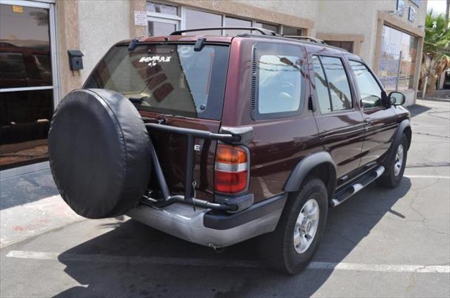 Nissan Pathfinder 1998 photo 1