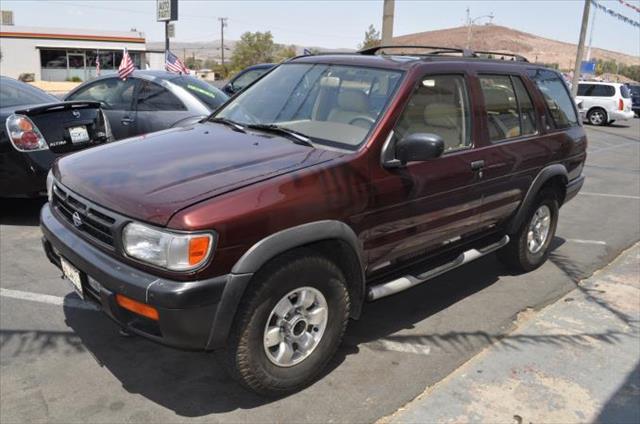 Nissan Pathfinder 1998 photo 2