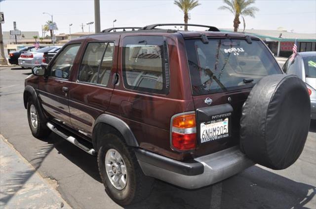 Nissan Pathfinder 1998 photo 4