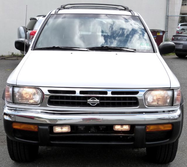Nissan Pathfinder 1998 photo 3