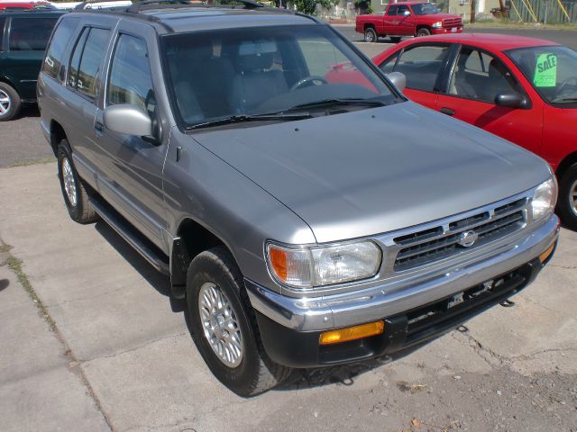 Nissan Pathfinder 1998 photo 2