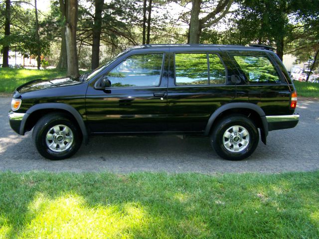 Nissan Pathfinder EX-L W/ DVD System SUV