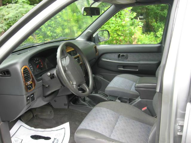 Nissan Pathfinder 1998 photo 0