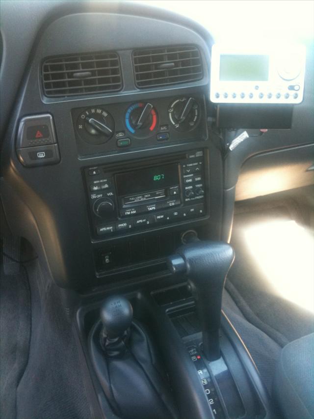 Nissan Pathfinder 1998 photo 3