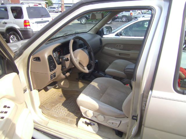 Nissan Pathfinder 1998 photo 3