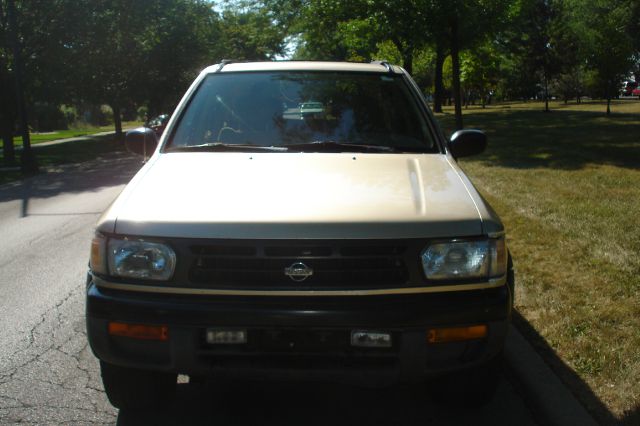 Nissan Pathfinder 1998 photo 3