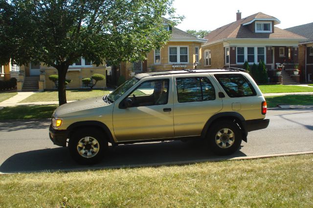 Nissan Pathfinder 1998 photo 4