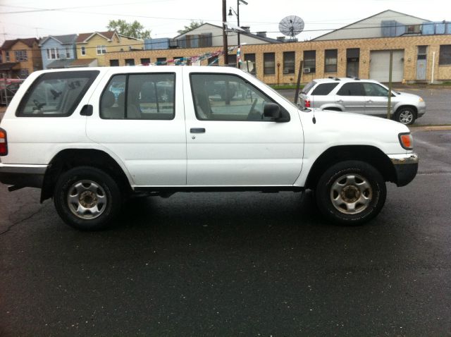 Nissan Pathfinder 1998 photo 4