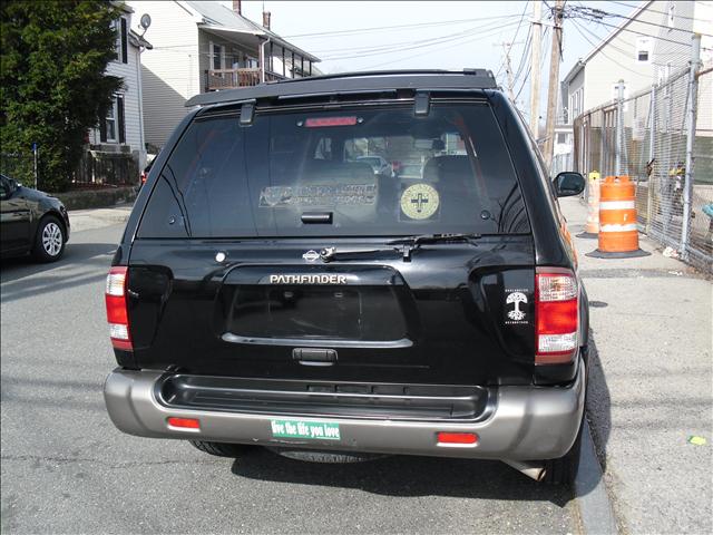 Nissan Pathfinder 1999 photo 2