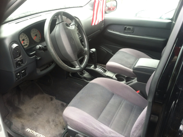 Nissan Pathfinder 1999 photo 4