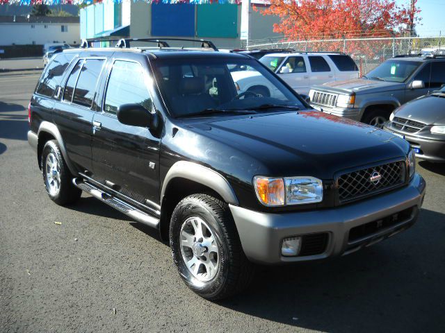 Nissan Pathfinder 1999 photo 1