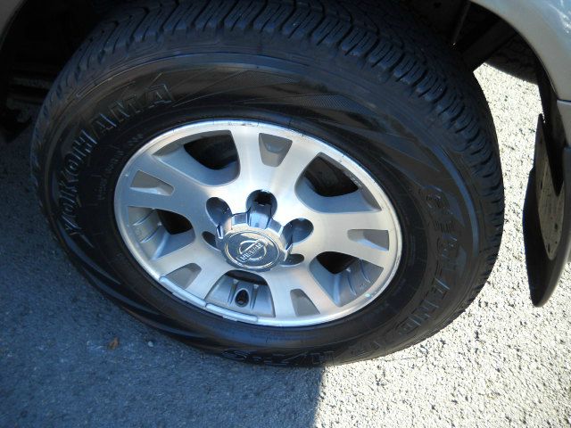 Nissan Pathfinder 1999 photo 2