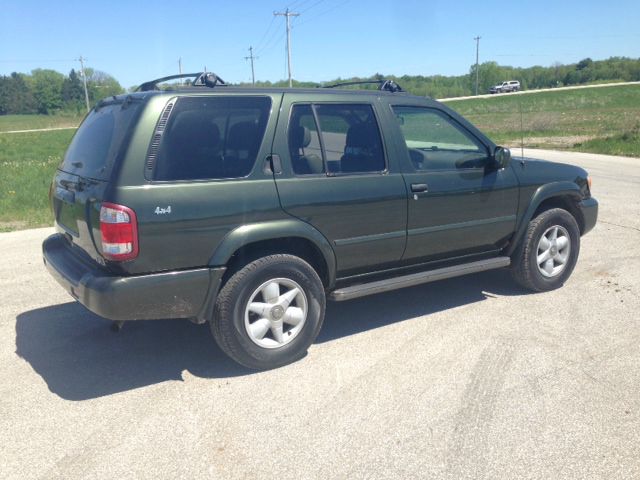 Nissan Pathfinder 1999 photo 2