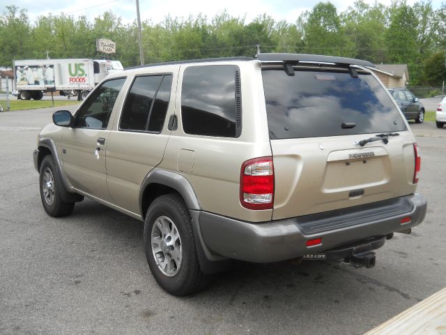 Nissan Pathfinder LS Flex Fuel 4x4 This Is One Of Our Best Bargains SUV