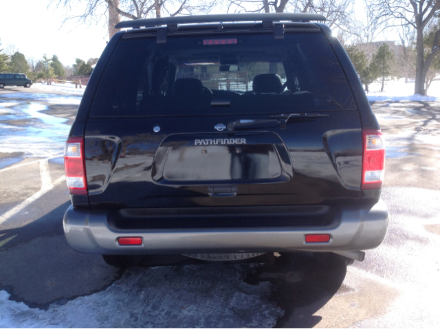 Nissan Pathfinder 1999 photo 3